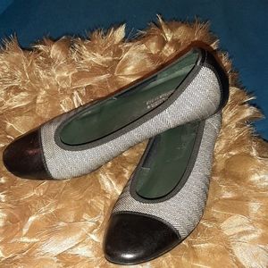 Donald J Pilner Couture flats. Size 6.5M